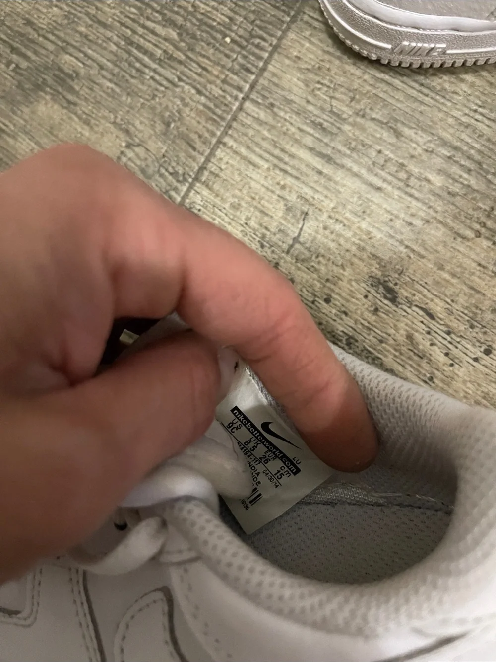 Nike Kids White Low-Top Air Force 1 Leather Sneakers size 9C